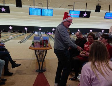 christmasbowling2_2019-12-18_10-20-42